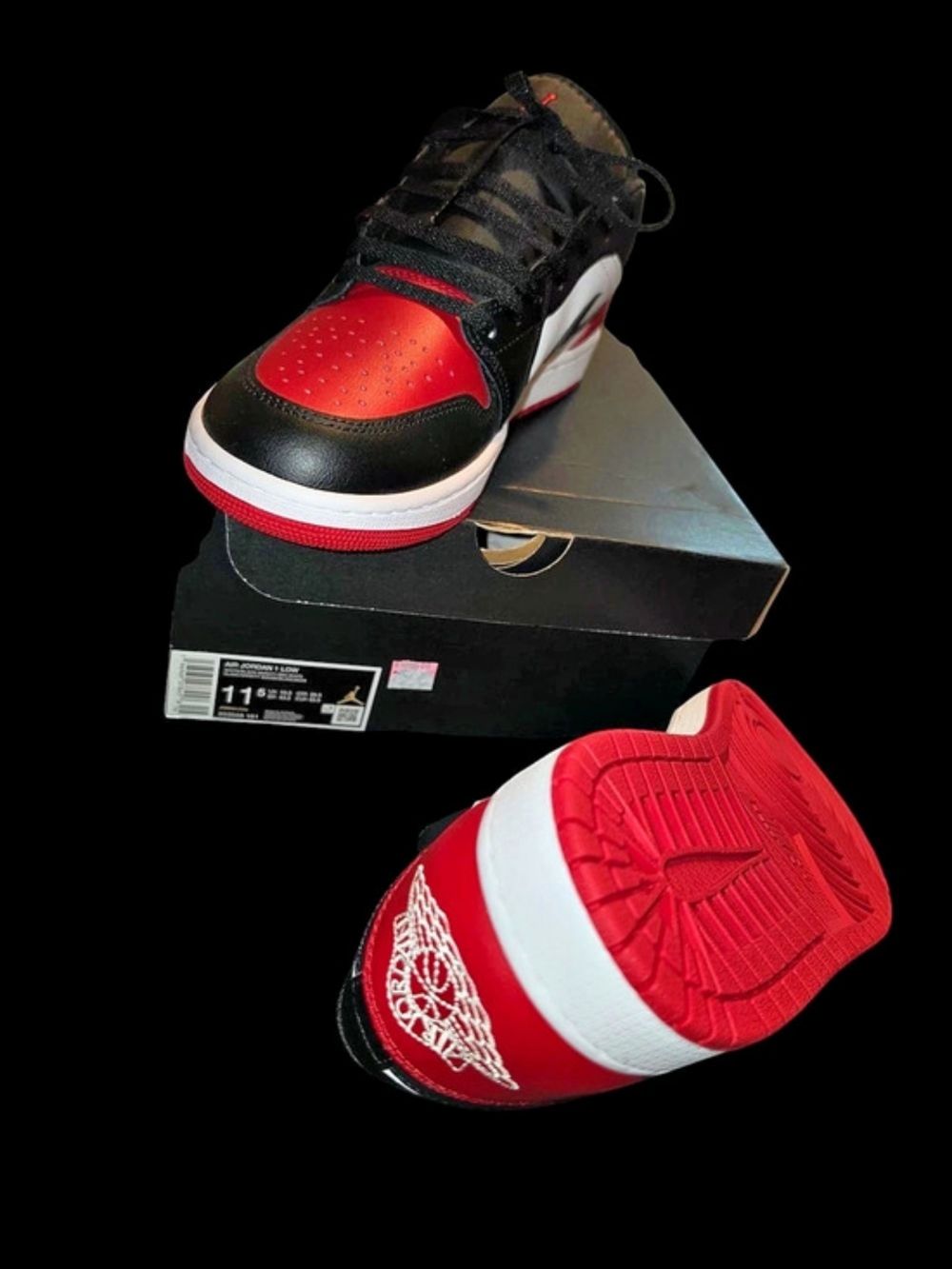 Air Jordan 1 Low
Nike Black & Red Sneakers US 11.5 Like New